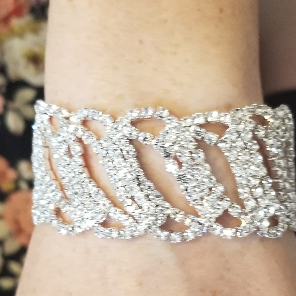 Gorgeous  rhinestone studded bracelet